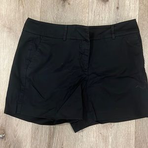 Black shorts with zipper and pockets